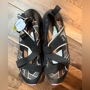 Jambu Women's Black and Gray Athletic Shoes Size 9 Comfort memory foam